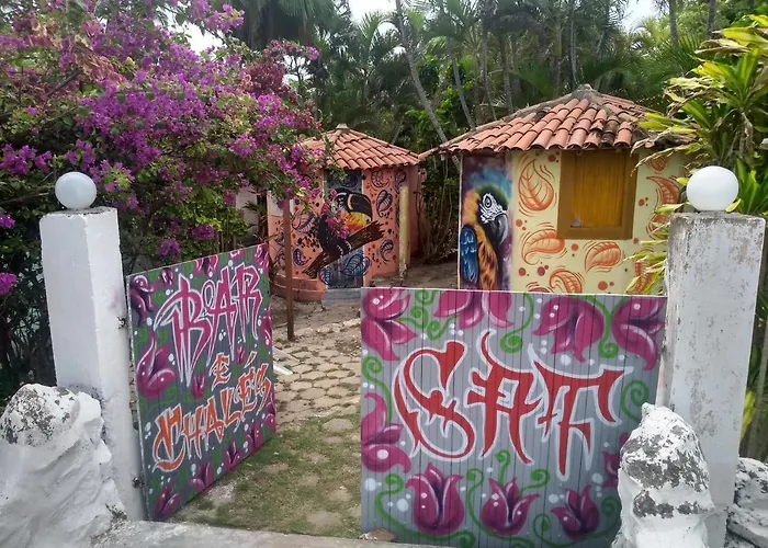 Aldeia Das Flores - Hostel E Camping